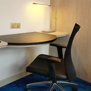 Express Centre By Ihg Отель